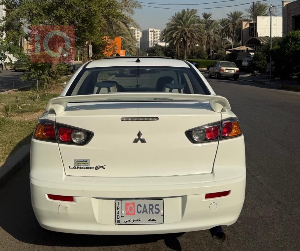 میتسوبیشی لانسەر EX